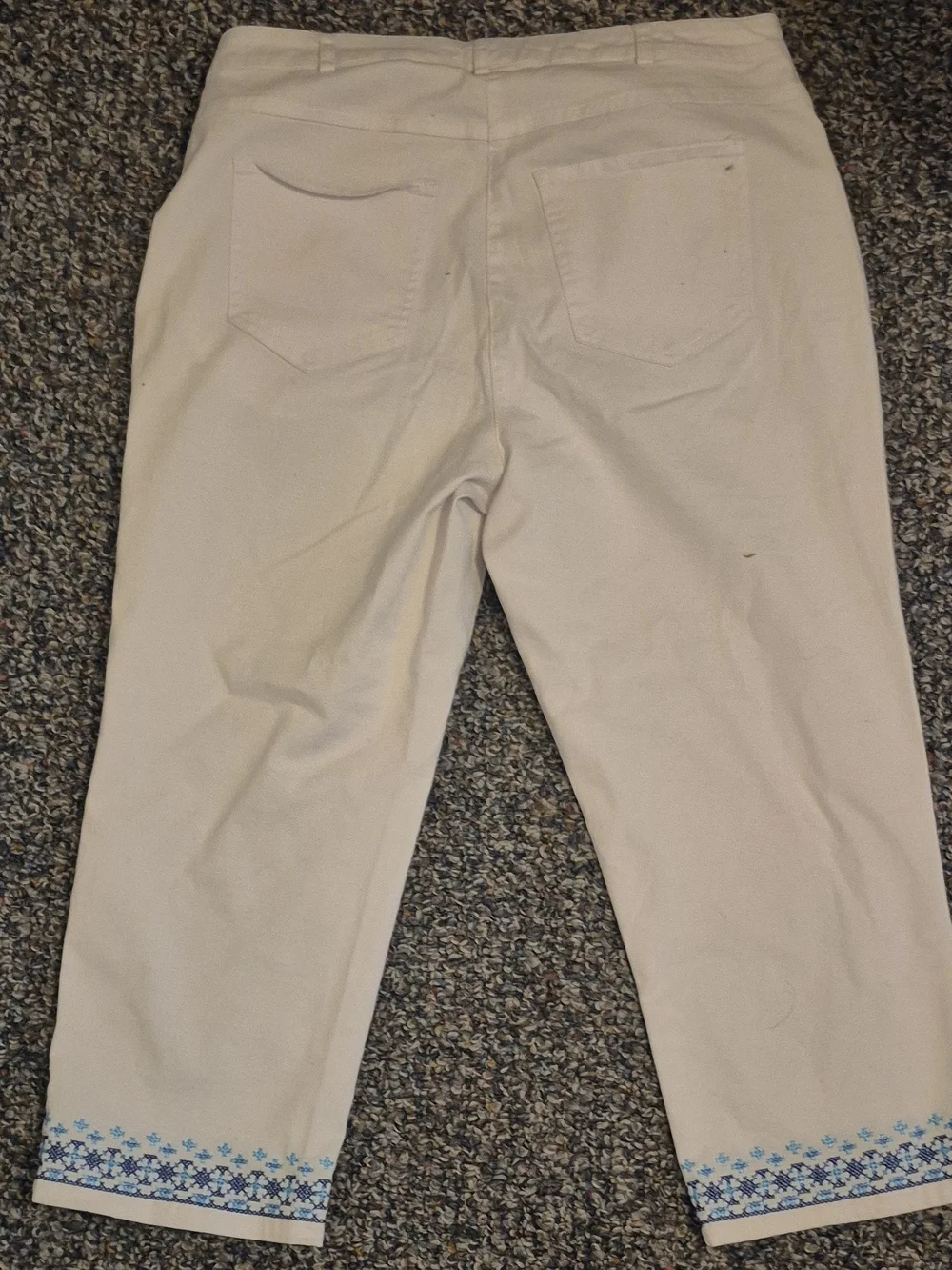 Ruby Rd. White Cropped Jeans with Blue Embroidered Hem